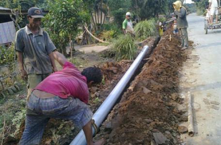 Proyek Pemasangan Pipa Air Bersih di STM Hilir Terkesan Asal Jadi
